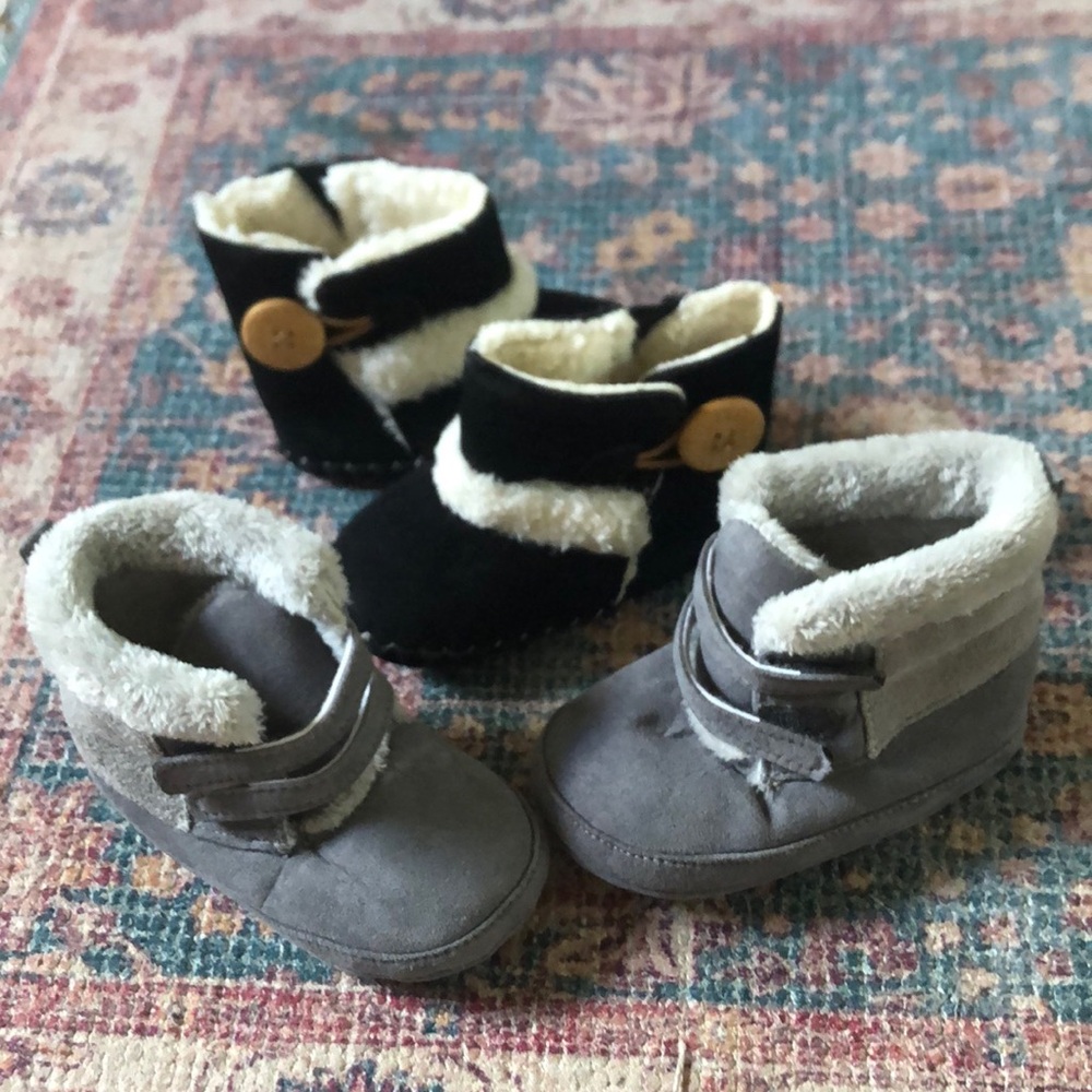 Baby moccasin style booties